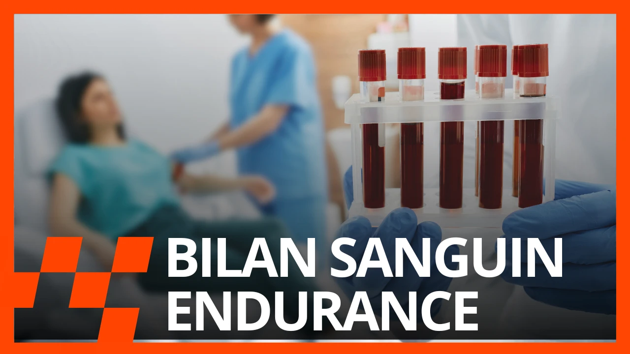 Des tubes de prélèvement sanguin tenus par une main gantée, devant une prise de sang, avec le texte « Bilan sanguin endurance »