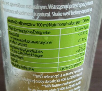 Étiquette nutritionnelle d'un bocal de cornichons : 2,87 g de sel pour 100 ml